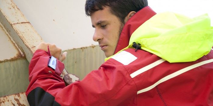 Rescue operations are often carried out by large teams of professionals drawn from different organisations. These teams must maintain high levels of coordination and communication among themselves. Photo: SINTEF/Gry Karin Stimo.