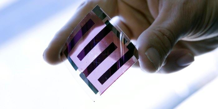 This solar cell is made of plastic rather than silicon. Scientists in several countries are currently developing similar technologies to lower the price of solar energy. This plastic solar cell was photographed at the French solar energy institute INES. Photo: NTB Scanpix/SPL