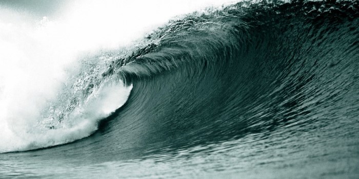 Bygde bølgekraftverk av fiskebåt