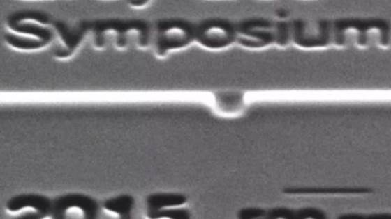 Nanolab kuttet platinabånd på én titusendels millimeter