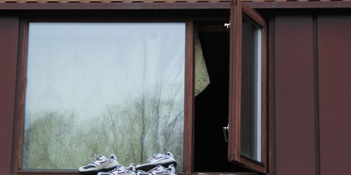 Dårlige boforhold på asylmottak gir dårlig integrering