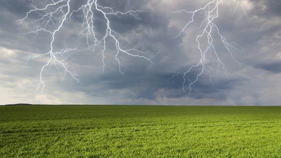 Gjør dette når det lyner