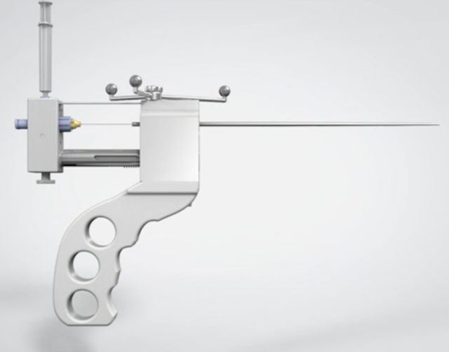 Verktøyet MultiGuide ser ut som en pistol med en strikkepinne som løp.