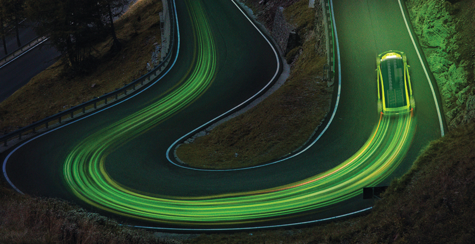 Selvkjørende biler strever på norske veier. I dag må man kombinere flere teknologier for å få nøyaktig nok posisjonering. llustrasjonsfoto: Geir Mogen