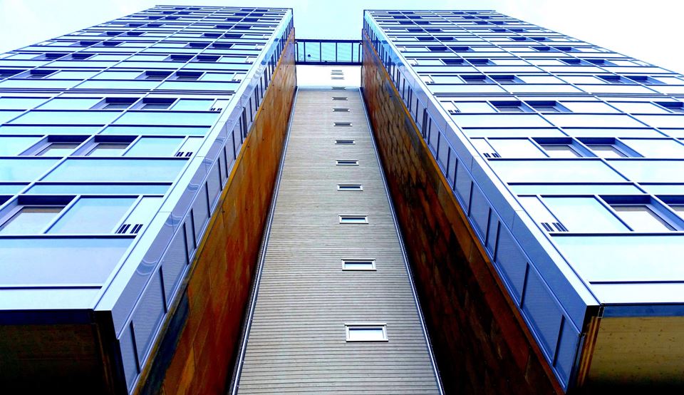 I Bergen står verdens høyeste trehus bygget av moduler. Og huset har naturligvis fått navnet "Treet". Foto: Utlån fra BOB.