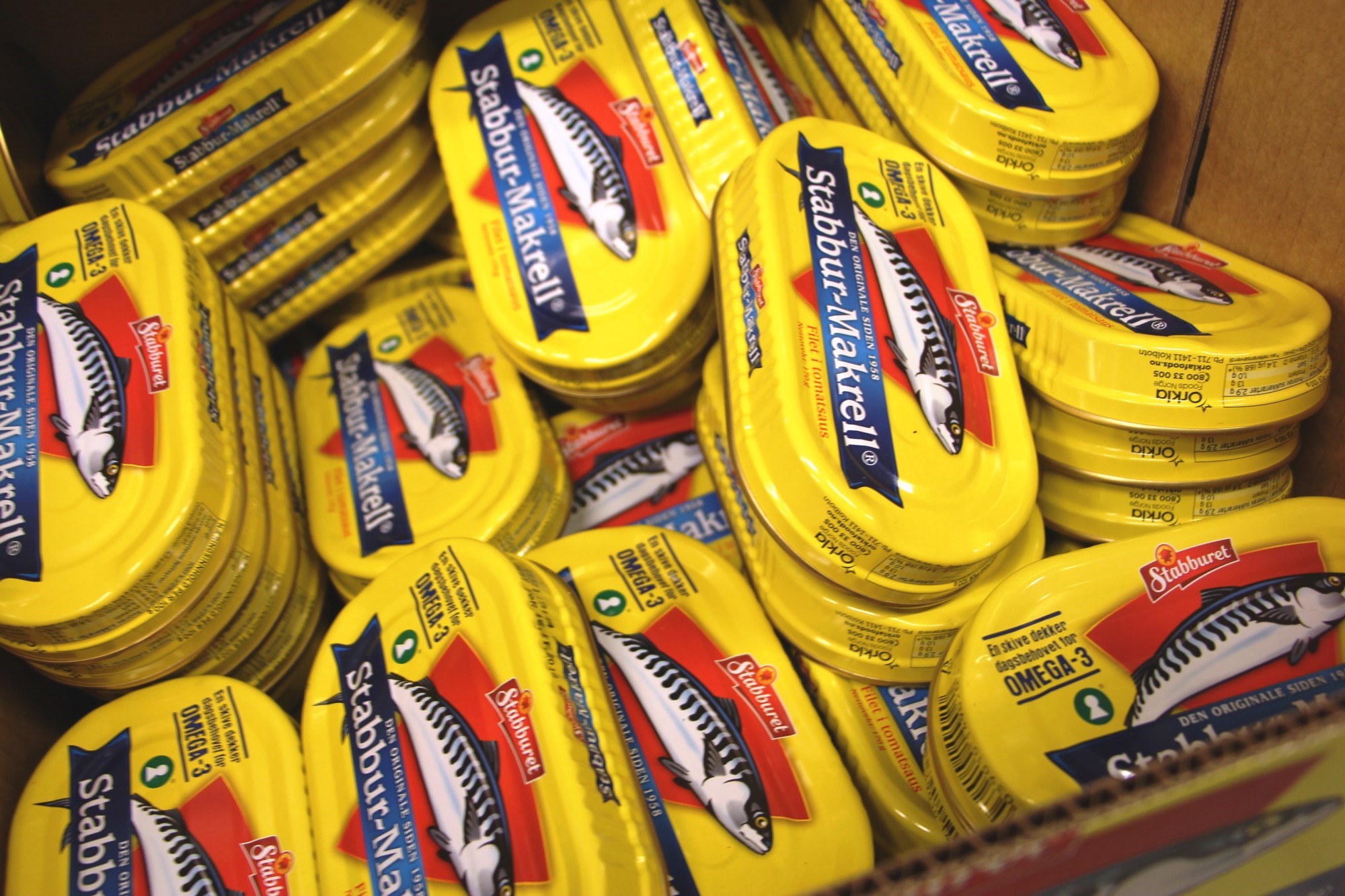 Både kvalitet på fettsyrene, vitamin D- og proteininnholdet er nøye analysert i makrell i tomat. Illustrasjonsbildet viser makrell fra Stabburet, men fisk fra flere leverandører var med i forsøkene. Foto: Redaksjonen.