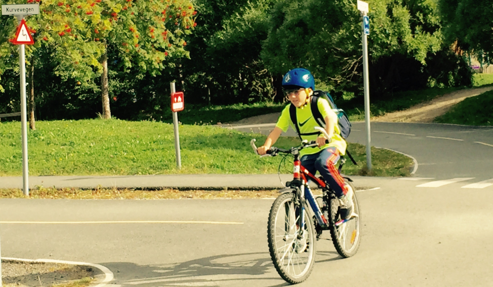Hvor oppmerksomme er barn i trafikken? SINTEF Barn med på sykkelen • Trygg Trafikk
