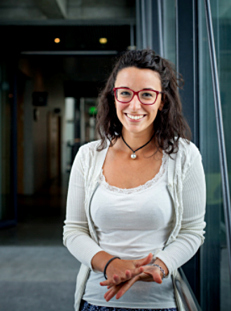 Doktorgradsstipendiat Elisa Magnanelli fant ut at reinsdyrnesen følger omtrent den matematiske ligningen ”konstant entropi-produksjon”. Foto: Maria Amelie