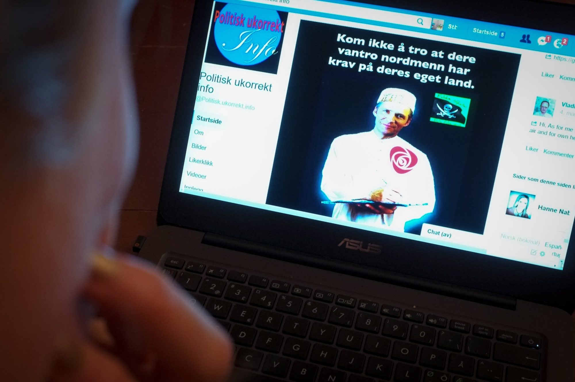 En av de facebooksidene for falske nyheter SINTEF forsker og ekspert på sosiale medier, Petter Bae Brandtzæg monitorerer, er siden «Politisk ukorrekt info» med over 20 000 følgere. Foto: Per Olav V. Tverfjell