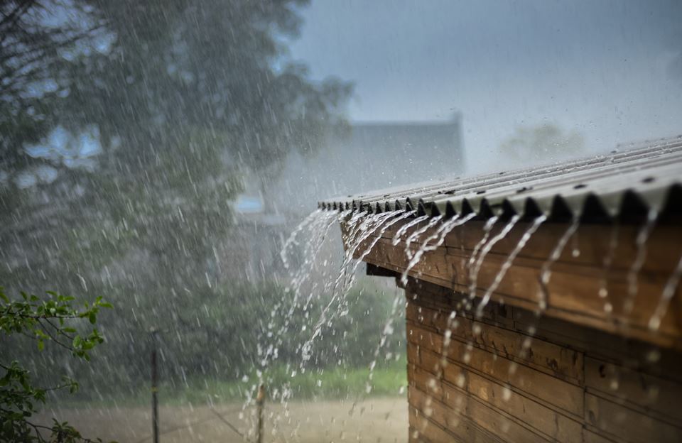 Mer regn og mer overvann skaper problemer for vann- og avløpsnett i norske byer. Illustrasjonsfoto: Thinkstock.