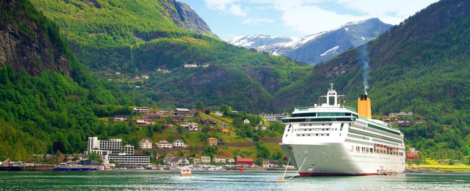 Forskere har begynt å utvikle modeller for både sjøtransport og landtransport i området, og skal blant annet undersøke hvilken miljøeffekt de ulike forbedringstiltak vil ha. Illfoto: Colourbox