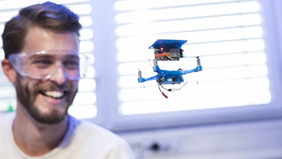 Laks i hyperloop og post levert av droner?