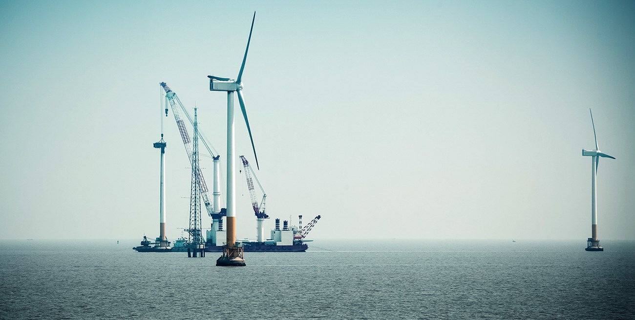 Fra olje til vind: Kompetanseoverføring fra olje- og gassektoren til offshore vind er et godt eksempel på samskaping. Dette trenger vi mer av, konkluderer forskerne bak rapporten. Foto: Scanpix/NTB