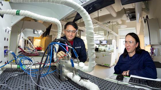 Forskere lager drivstoff av CO2 og bakterier