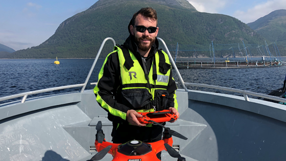 Skal sjekke fiskevelferden i merdene med «robotskilpadde»