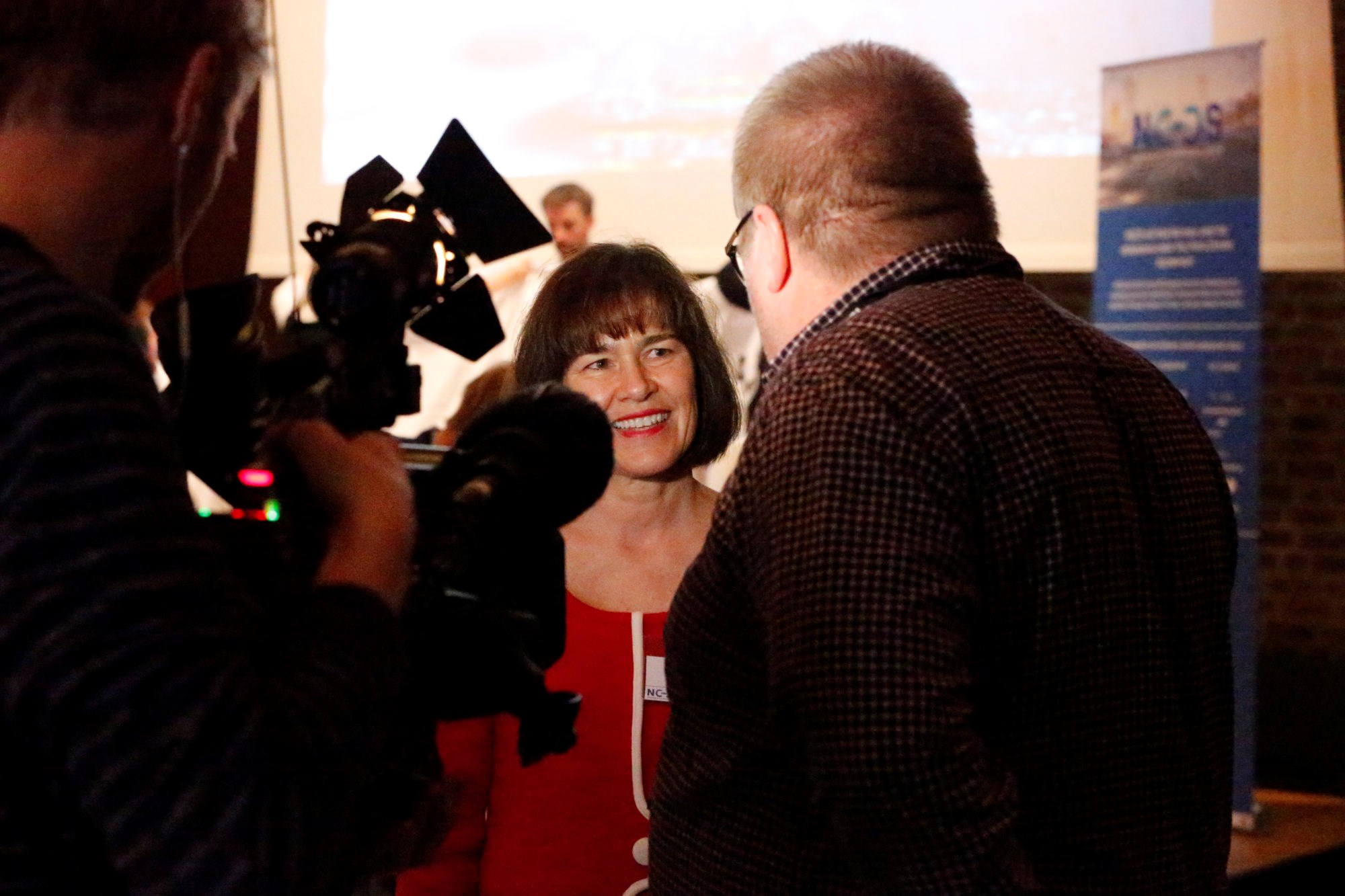 Her blir kronikkforfatteren intervjuet av pressen under TCCS-konferansen i 2016. Foto: SINTEF