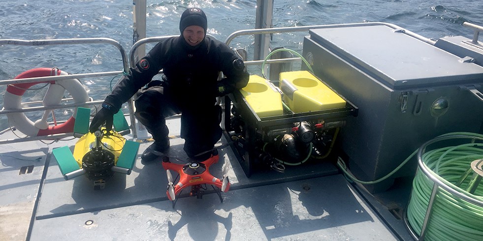 Robotskilpadder i oppdrettsanlegg gjør fisken mindre stresset