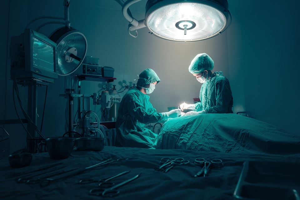 Norsk helsevesen er i front med ny teknologi for diagnose og behandling, men ikke med ikt til å koordinere og effektivisere driften, ifølge artikkelforfatterne. Illustrasjonsfoto: Shutterstock