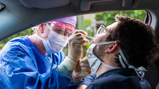 Forskere skal kartlegge sykepleieres erfaringer under koronapandemien