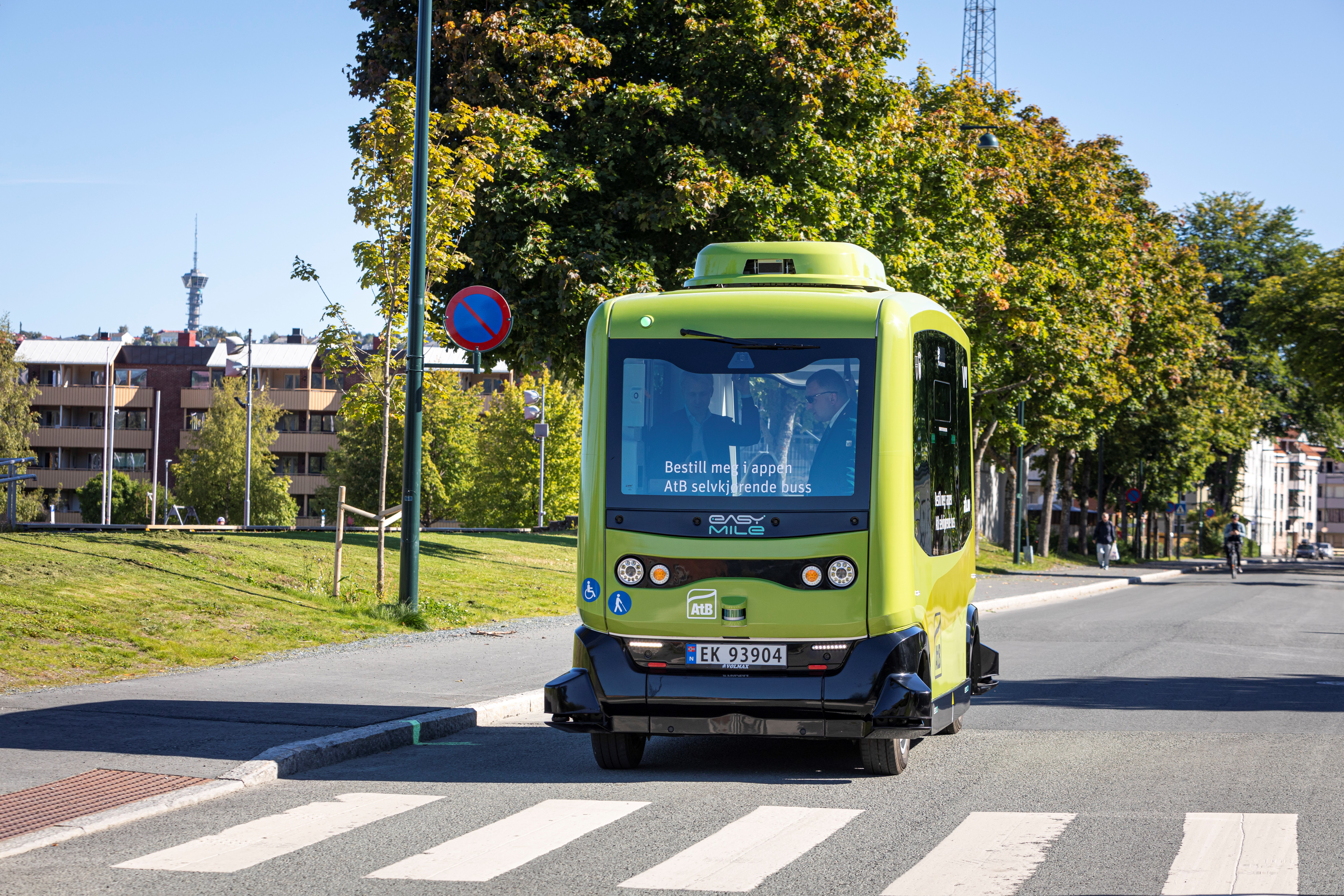 Her er framtidas buss – og den kjører selv