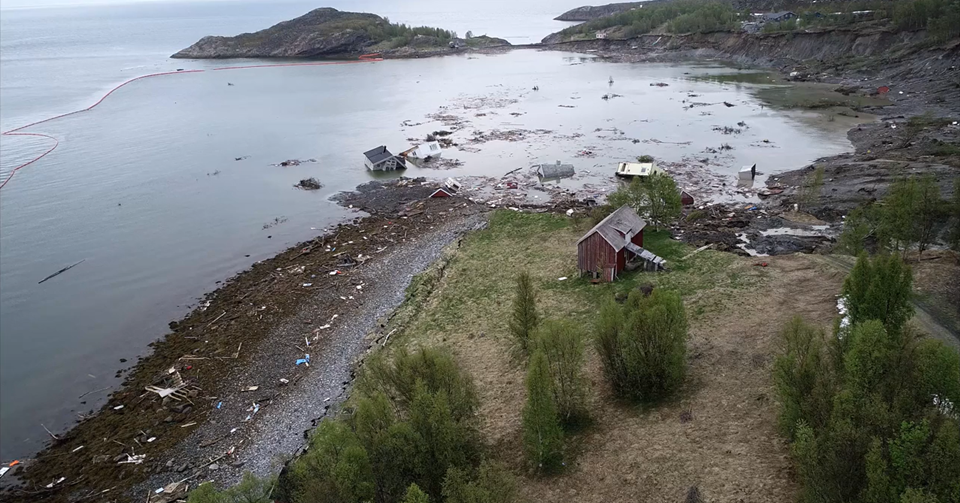 Kvikkleireskred starter ofte uten forvarsel, og kan gjøre stor skade, som her i Alta i juni 2020. Foto: Anders Bjordal/NVE