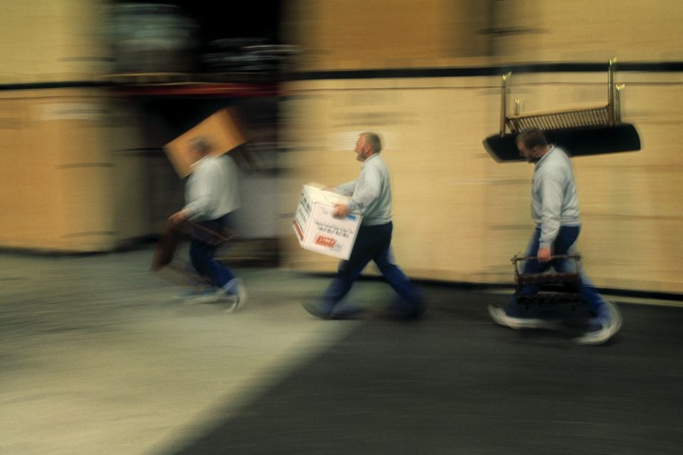Fysisk aktivitet i arbeidslivet domineres av gjentakende bevegelser med lite hvile og lavere intensitet enn når vi trener på fritiden. Statiske og ugunstige arbeidsstillinger gjør det hele enda verre, skriver artikkelforfatterne. Illustrasjonsfoto: David Trood/BAM/Samfoto/NTB