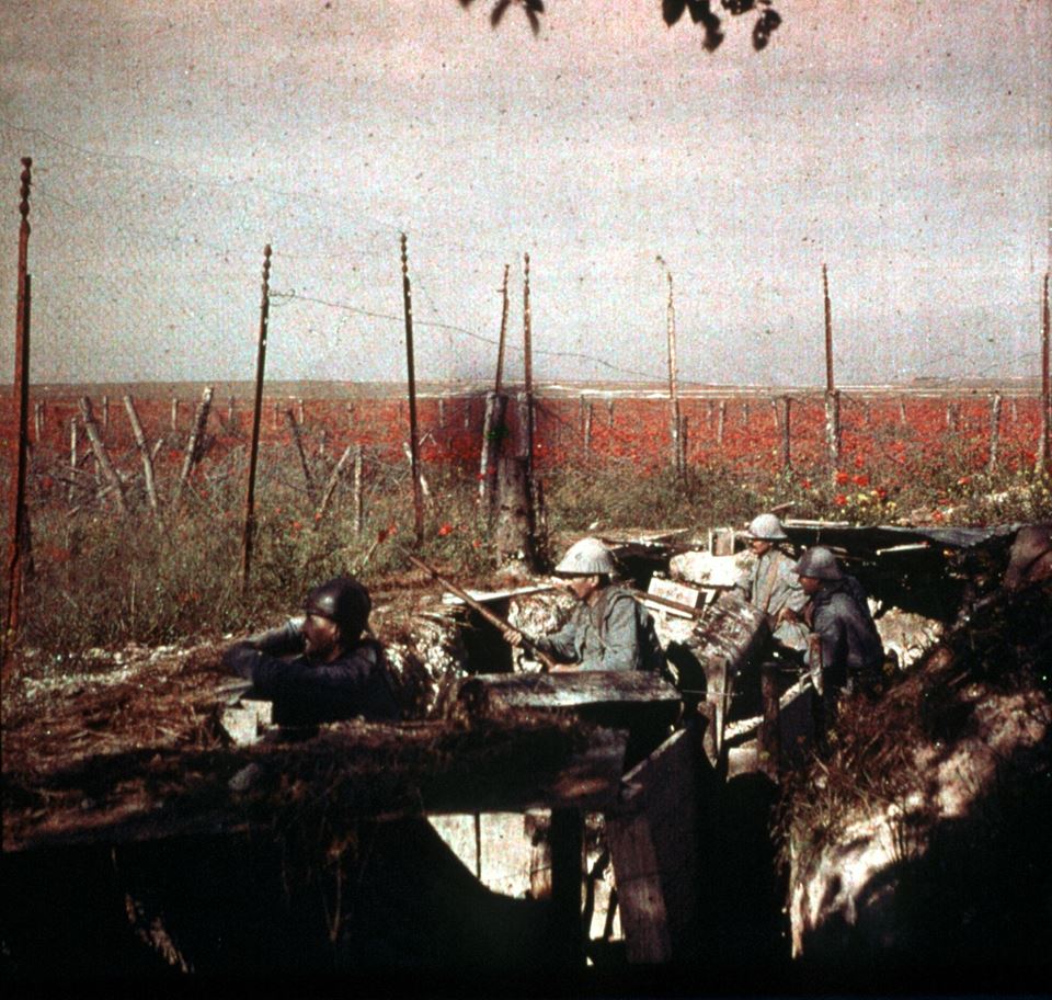 Første verdenskrig ble gjennombruddet for et sorteringssystem som hjalp feltleger å se hvilke skadde soldater som ville ha nytte av behandlingen som kunne gis. I dag bruker systemutviklere et liknende system til å forhindre at datasystemer skal kollapse. Arkivfoto: NTB