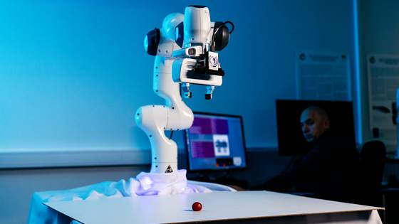 Roboter som ser og føler kan redde tonnevis med mat