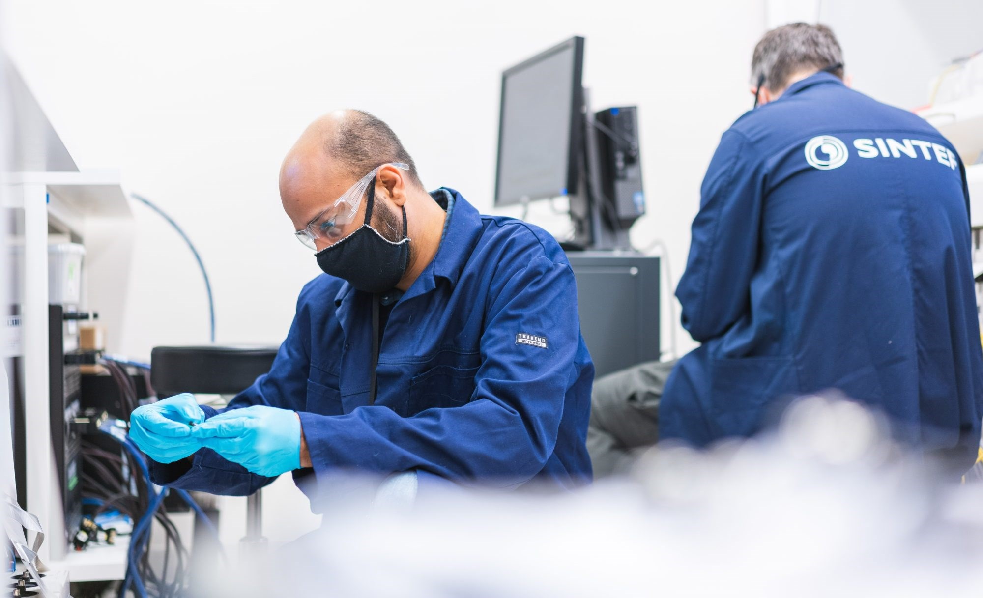 Batteriproduksjon kan skje raskere, billigere og smartere ved hjelp av verdens første digitale, selvlærende system for batterier. Foto: Edvin Wiggen Dahl