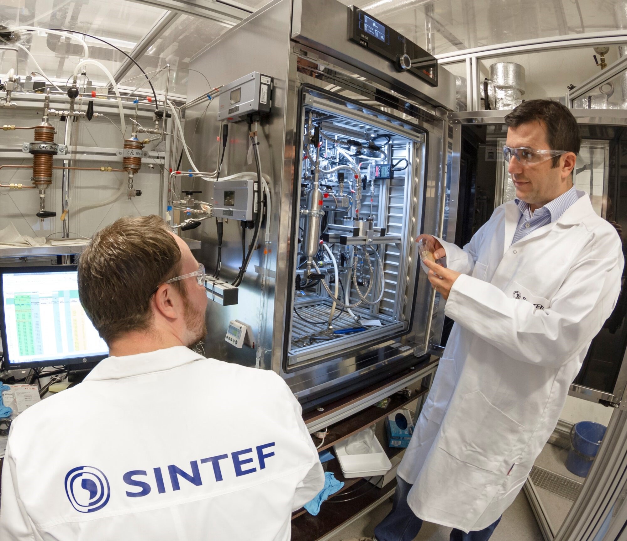 Fanger CO2 fra røykgass med supermembran