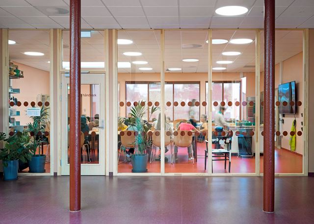 Kunst- og håndverksarealer ved Hebekk skole i Nordre Follo. Arkitekt og foto: Planforum Arkitekter