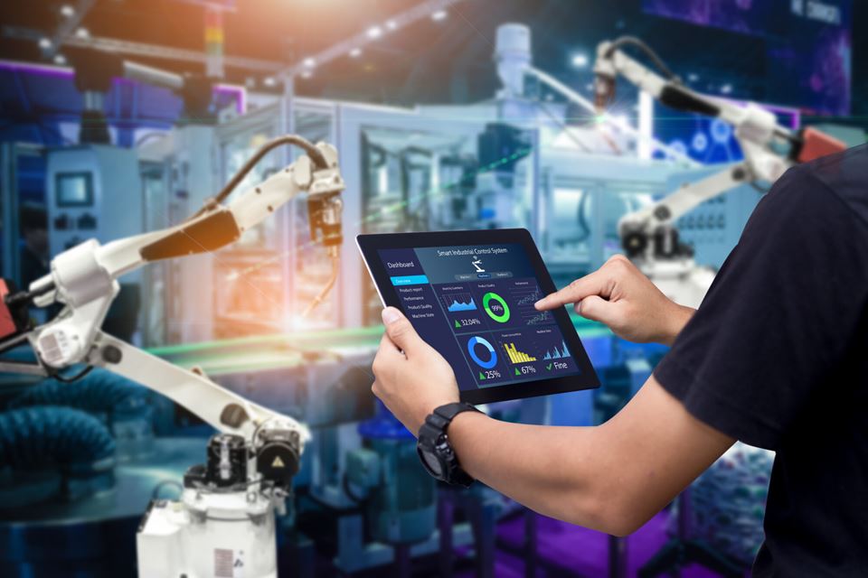 Ved bruk av nye teknologier vil bedrifter kunne samle inn og analysere data fra produksjonsprosesser for å redusere sannsynligheten for feilproduksjon. Illustrasjonsfoto: iStock