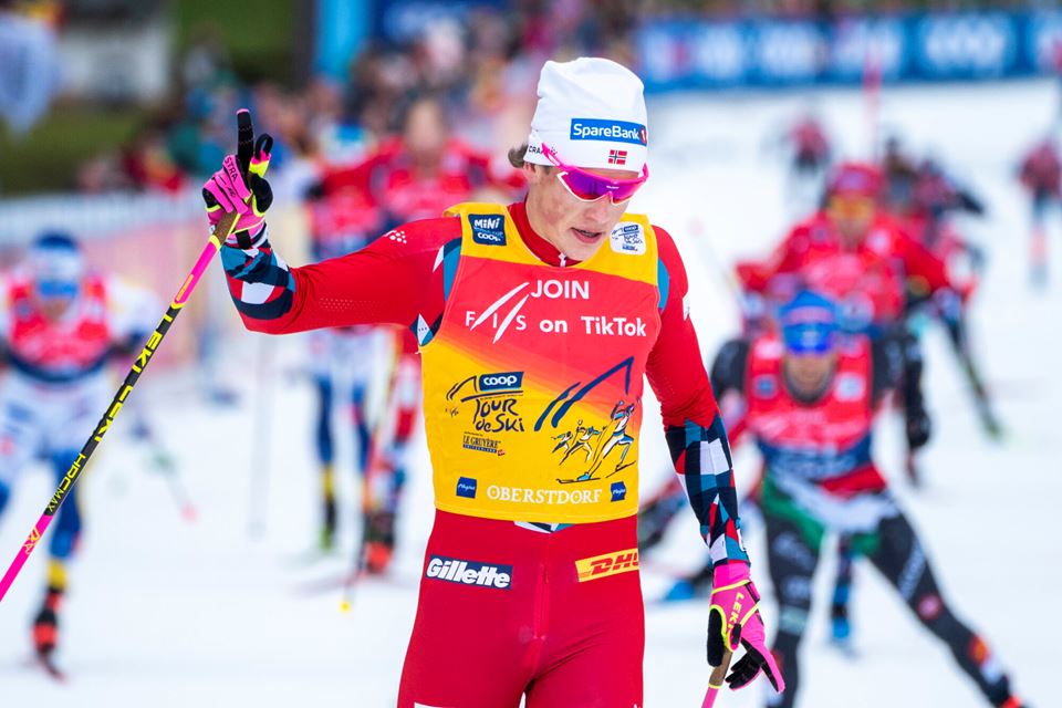 Her vinner Johannes Høsflot Klæbo under 20 km jaktstart for herrer i Oberstdorf. Foto: Terje Pedersen / NTB
