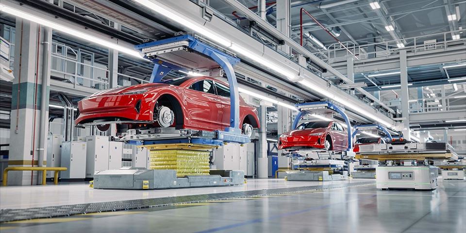 Å bytte ut kobber med aluminium i strømledere kan redusere vekten i elektriske kjøretøy. Det kan bidra til å  øke rekkevidden. Illustrasjonsfoto: Shutterstock, NTB