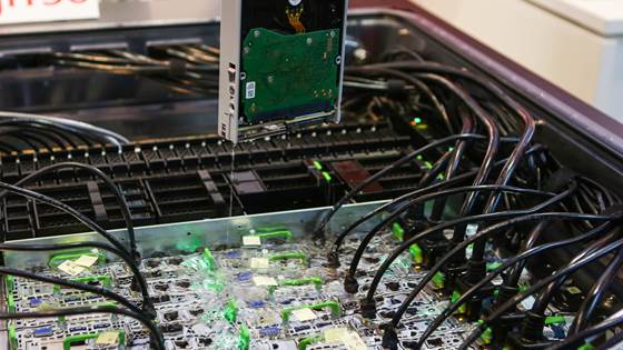 Vil framtidas datamaskiner bade i væske?