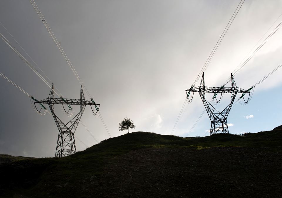 – Kunnskapen vi samler er viktig ikke bare for kostnadsnivået ved nettutbygging og nettleien din og min. Transformatorer som lever lange liv, har også et lavere miljøavtrykk og minsker bruken av ressurser, skriver artikkelforfatterne. Foto: Helge Sunde/Samfoto/NTB