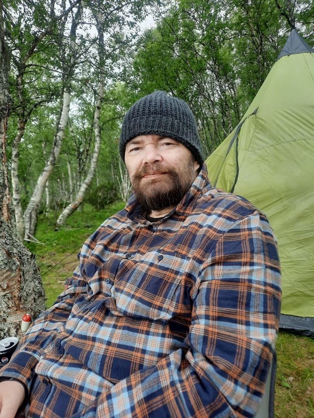 Jan Kai Nymoen fra Surnadal var 30 år gammel da han fikk konstatert lymfekreft. I 2023 utviklet han den aggressive formen. Kort tid etter begynte Radiumhospitalet å tilby den nye CAR-T-behandlingen. – Hadde jeg ikke fått CAR-T ville det gått dårlig, sier Nymoen, som i dag er frisk. Foto: Privat