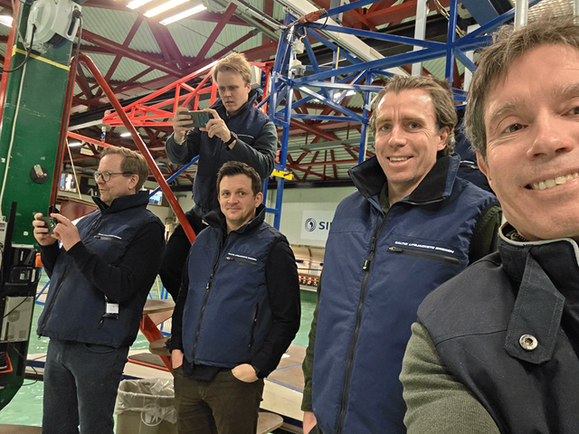 De involverte i bassenget.