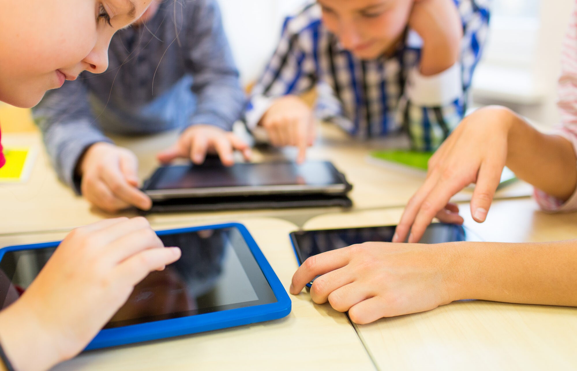 Hva gjør KI med skolebarn?