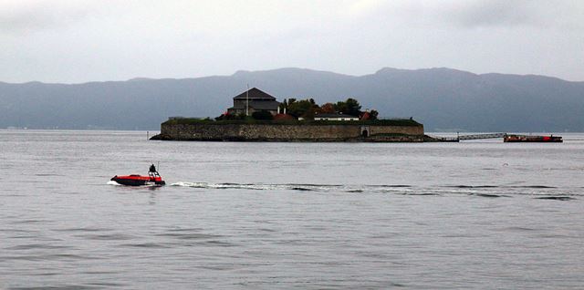 Snake robots, underwater drones, unmanned ships and flying drones are craft you will soon be able to observe on the Trondheim Fjord, Norway’s third-longest fjord located in the west-central part of the country. The area is being established as a test lab for autonomous technology – which could replace the crews on ships, among many other possibilities. Photo: Idun Haugan