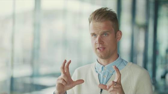 Høyisolerte vinduer og dører med integrert teknologi