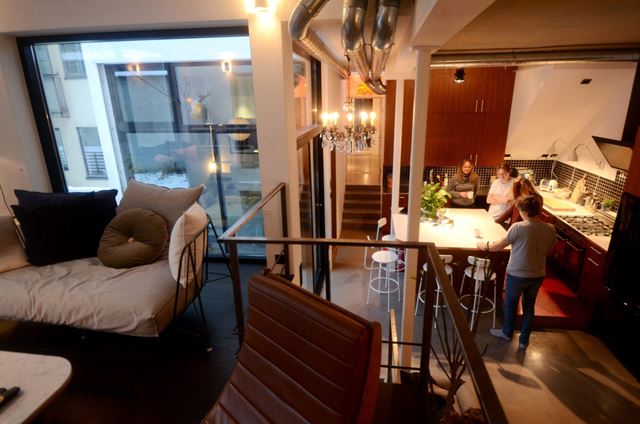Airy yet at ground level. The roof has become a green terrace. Photo: Lisbet Jære.