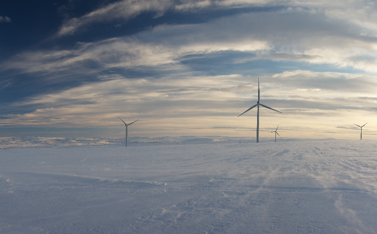 From wind to hydrogen: In the wind farm Raggovidda in Finnmark, the wind allways blows. At the same time, the power grid lacks capacity to exploit the production-license granted in the area. Hydrogen can be the perfect storage medium and energy carrier for this surplus energy.The hydrogen can be transported to Svalbard in liquid form using hydrogen ships, SINTEF researchers suggest. Photo: Erik Wolf, Siemens.