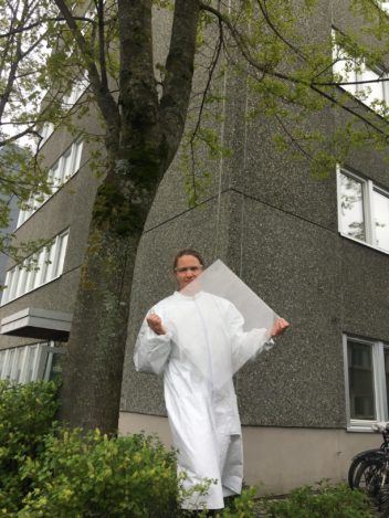 Researcher Birgit Ryningen is looking into the degree to which different contaminant scaling inhibits the efficient function of solar cells. She is pictured here outside SINTEF’s Daylight Laboratory. Photo: Christina Benjaminsen