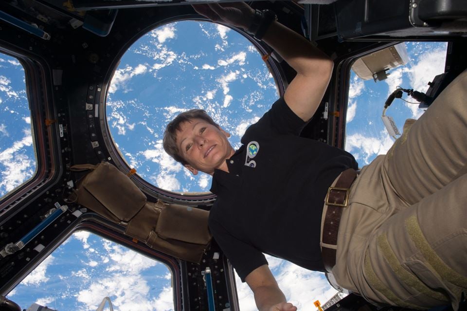 You can't just stick your head out the window and breathe fresh air if the International Space Station’s life support system is contaminated. A Norwegian-German collaboration has developed a new, rapid monitoring system for checking indoor air quality in the space station, 400 km above the Earth. Photo: NASA.