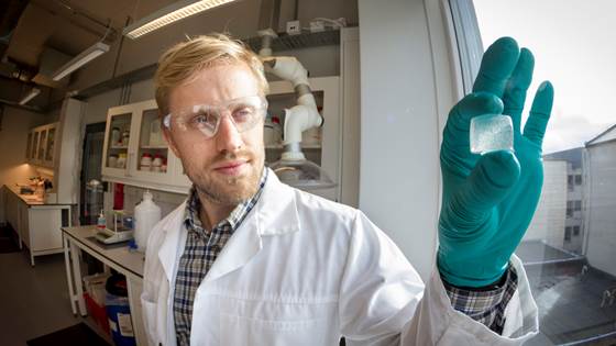 Hoping to treat osteoarthritis using artificial cartilage tissue