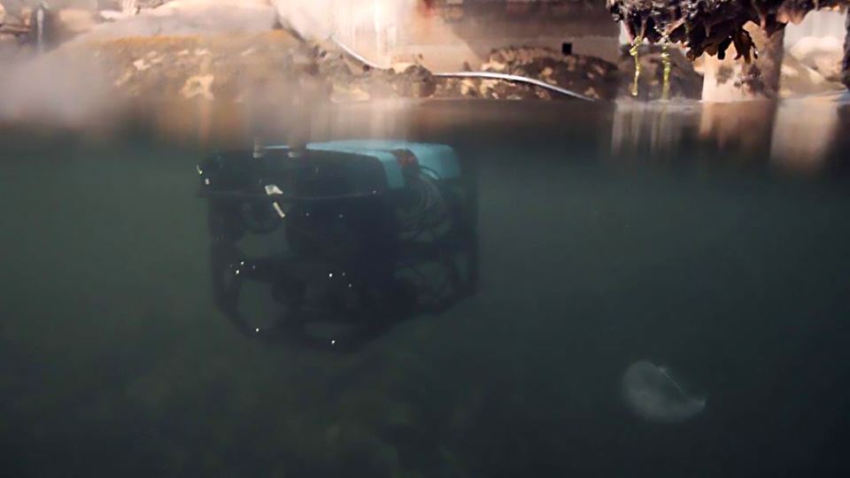 Driverless vessels can be equipped with cameras, sonar and various sensors to measure salt content, current and temperature, for example. Some vessels can also be equipped with robots. Underwaterphoto from the tests in the Trondheimsfjord. Photo: TYD