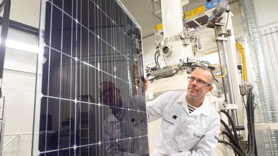 This solar panel is the first in the world to store both electricity and heat