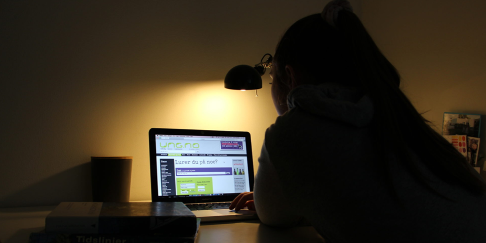 Social science researchers at SINTEF and NTNU have recently analysed almost 300,000 questions submitted to the website ung.no. Among other things, the project has been looking into questions correlated with age and gender, with a particular focus on gender. The girls shown in the photo did not take part in the study. Photo: Christina Benjaminsen