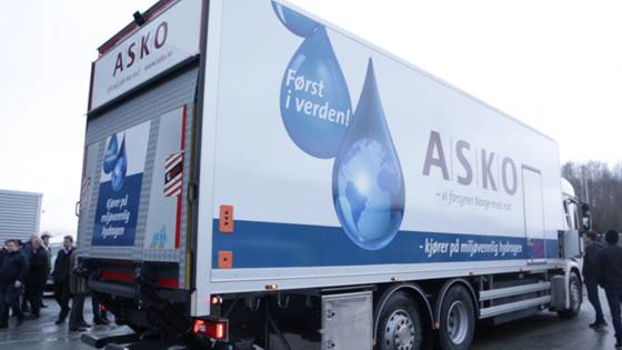 This hydrogen lorry is powered by sunshine – from the north